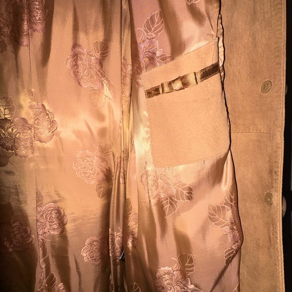 Danier Tan Suede Trench Coat - Picture 5 of 5